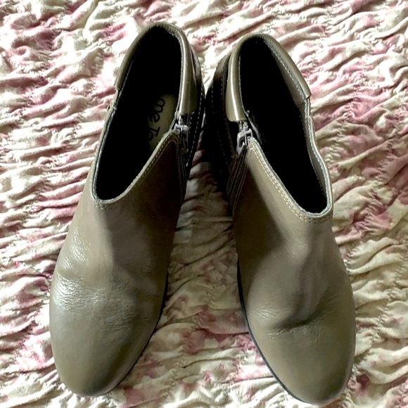 Me Too Wedge Booties! size 9 - Picture 2 of 4